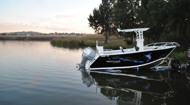 Tomahawk Offshore 550 Centre Console releasing from trailer