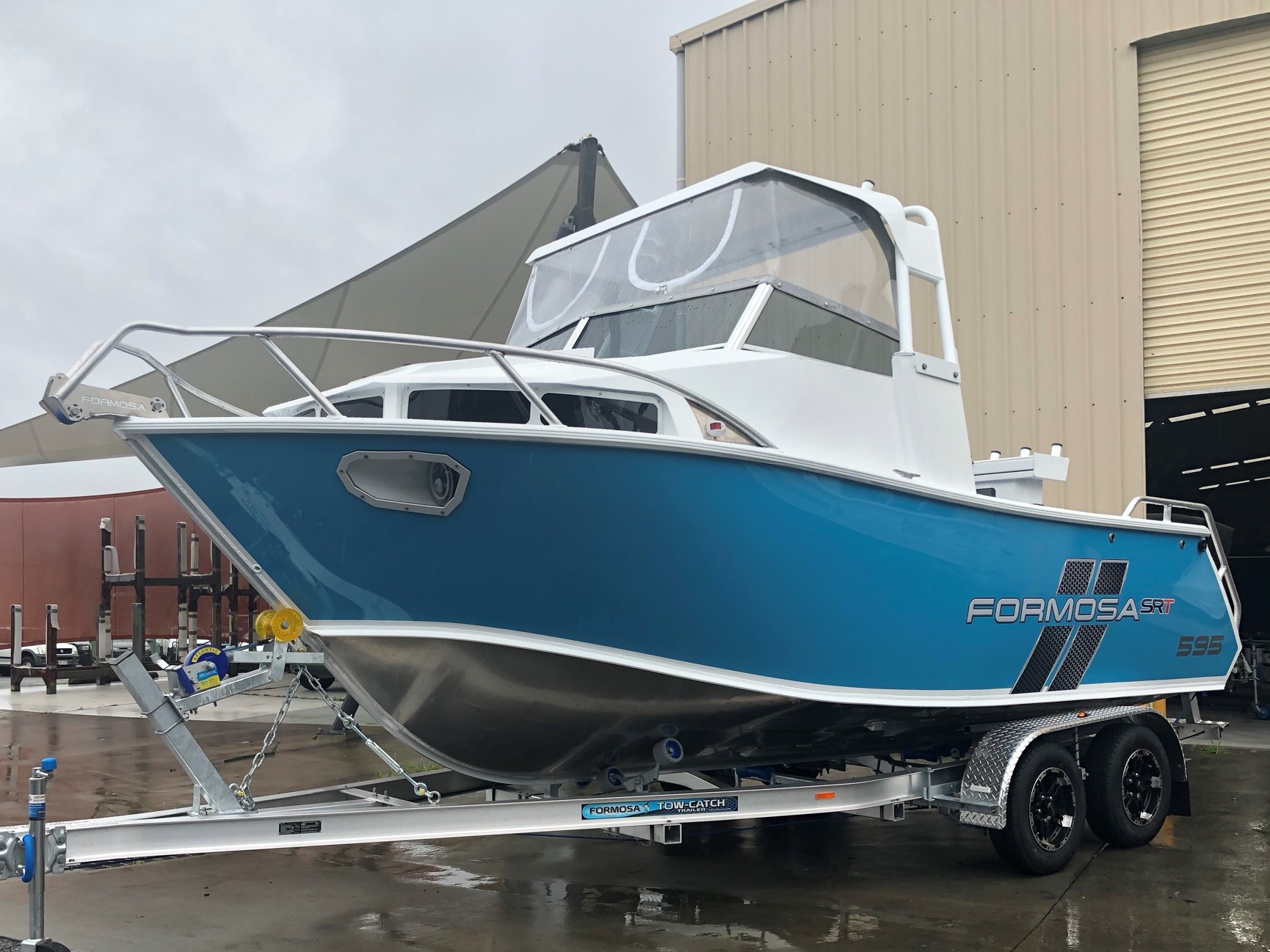 2021526 SRT 595 Vision Cab stock MILLARDS Paradise Blue_7300